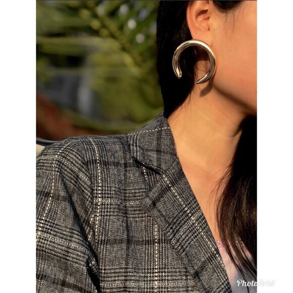 2/$30 Gold Cut Hoop Earrings - Picture 1 of 6